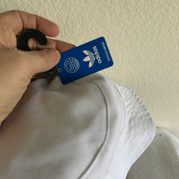 NWT ADIDAS FLORAL TREFOIL BUCKET HAT - Picture 5 of 7